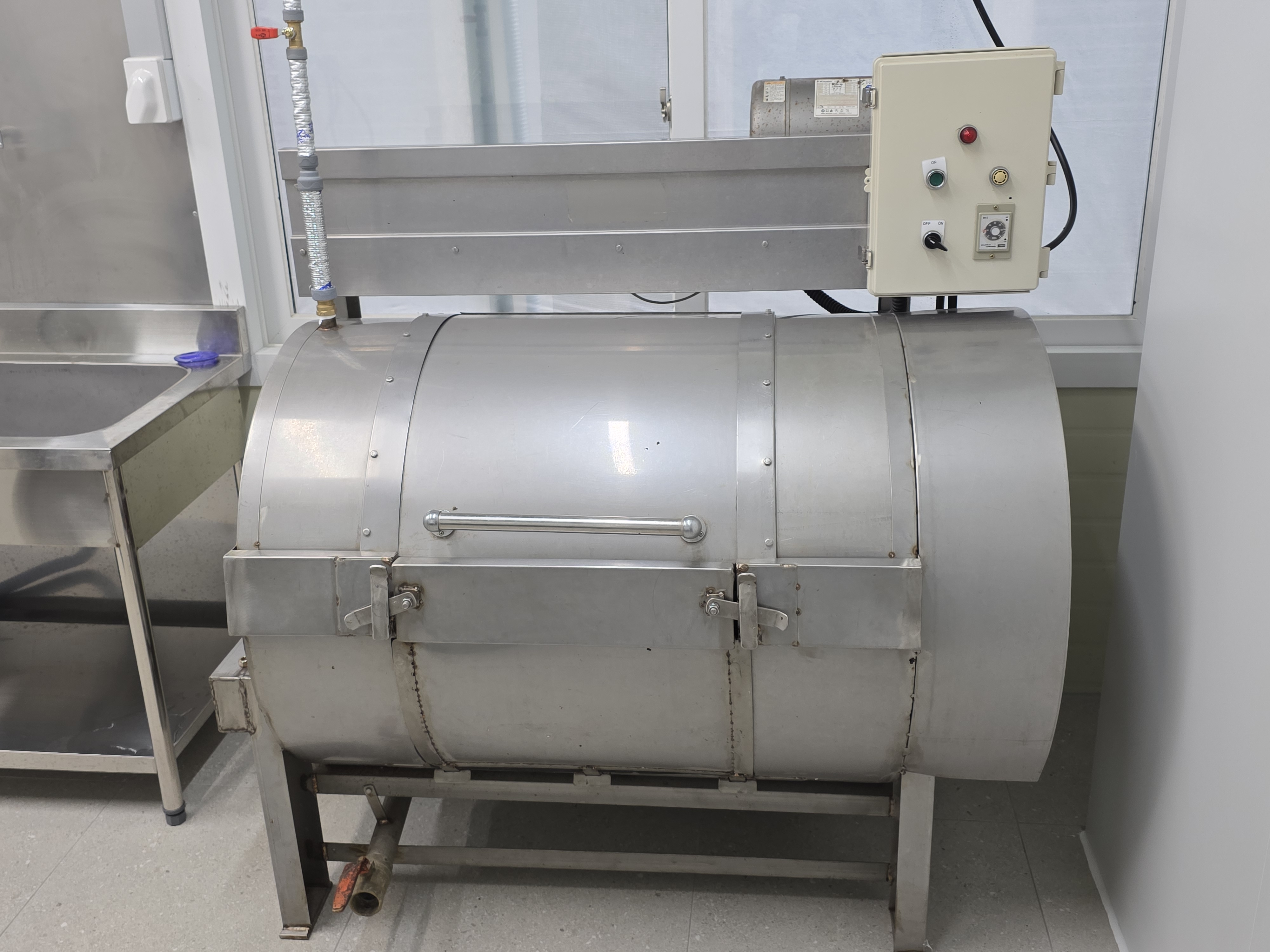 태승푸드 텀블러 기계 — 양념과 세척을 위한 산업용 회전식 장비